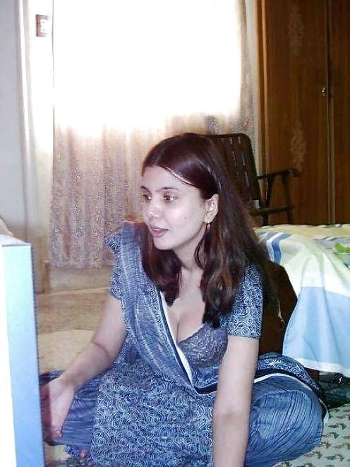 25P Indian And Arab Girls