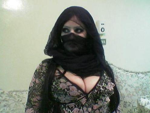 25P Indian And Arab Girls