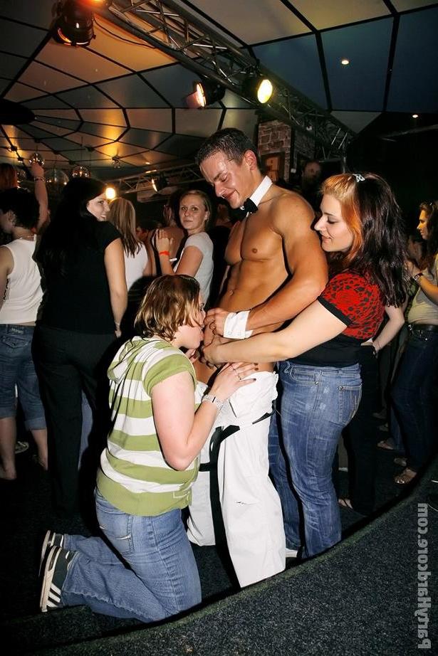 19P Cock addicted babes next door go crazy at male strip fest