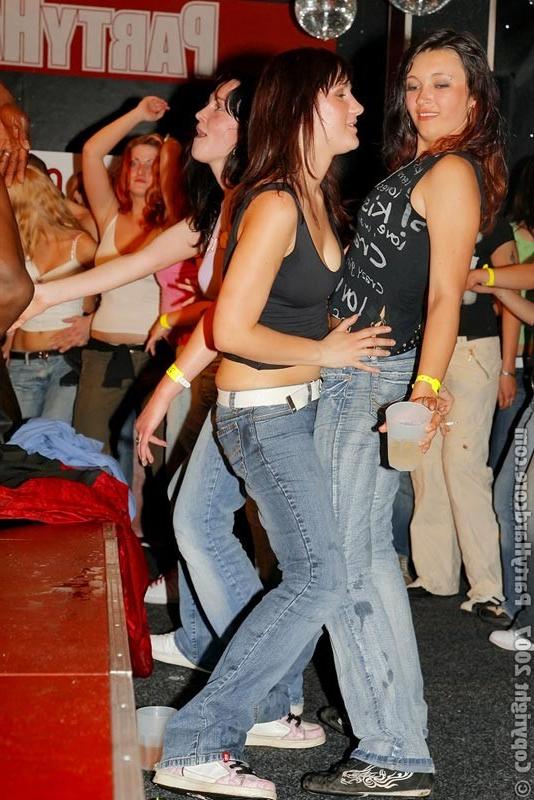 15P Crazy amateurs fucking on interracial orgy sex party