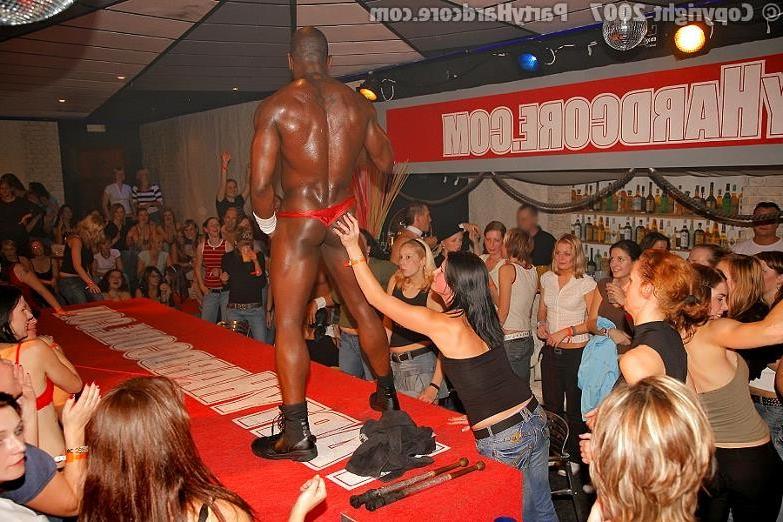 19P Ordinary babes suck off black male stripper at wild party