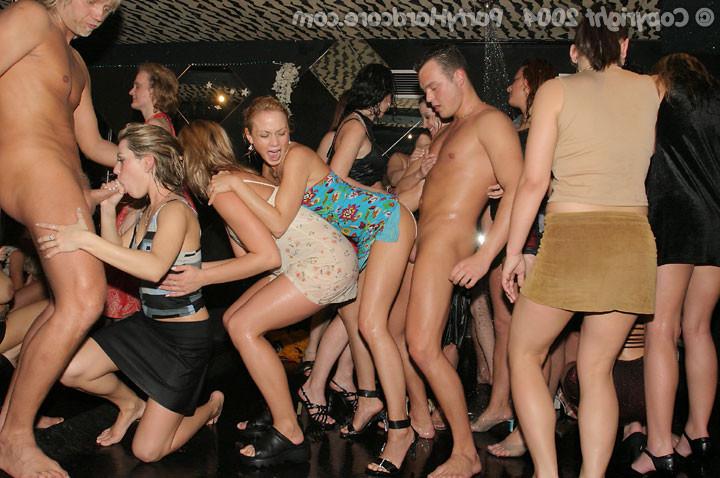 15P girls getting totally crazy during hardcore party