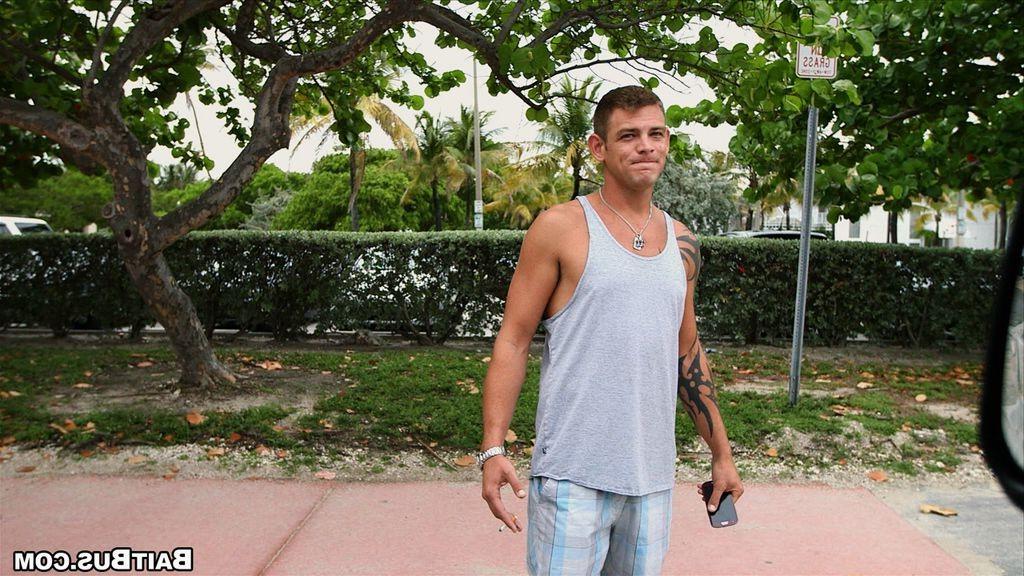 15P Straight man lured and seduced inside the reality van