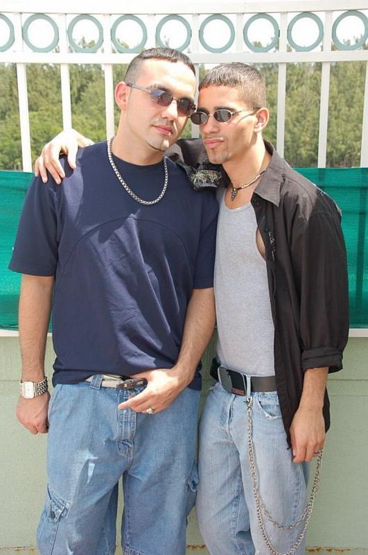 15P Two hot men hook up at beach resort