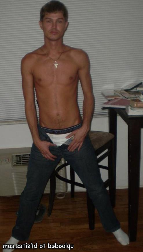 20P Homemade amateur guys naked