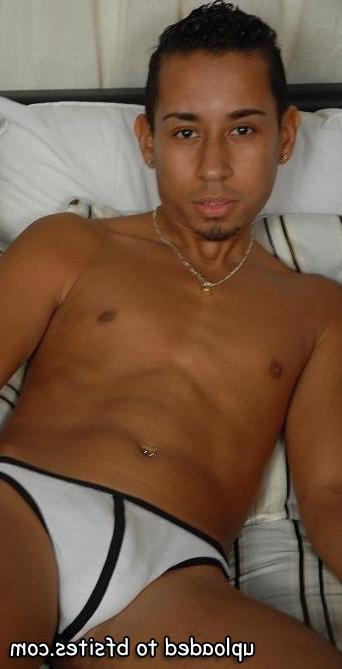 20P Homemade amateur guys naked