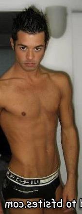 20P Homemade amateur guys naked