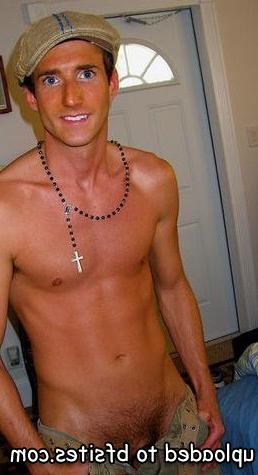20P Homemade amateur guys naked