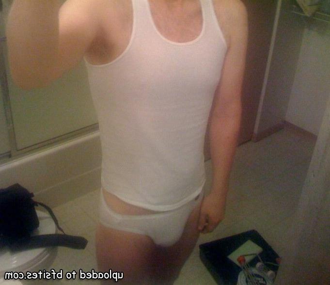 20P Homemade amateur guys naked