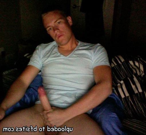 20P Homemade amateur guys naked