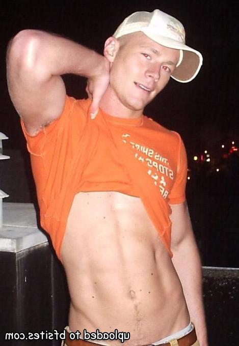 20P Homemade amateur guys naked