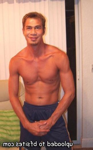 20P Homemade amateur guys naked