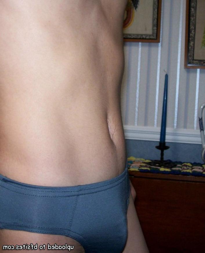 20P Homemade amateur guys naked