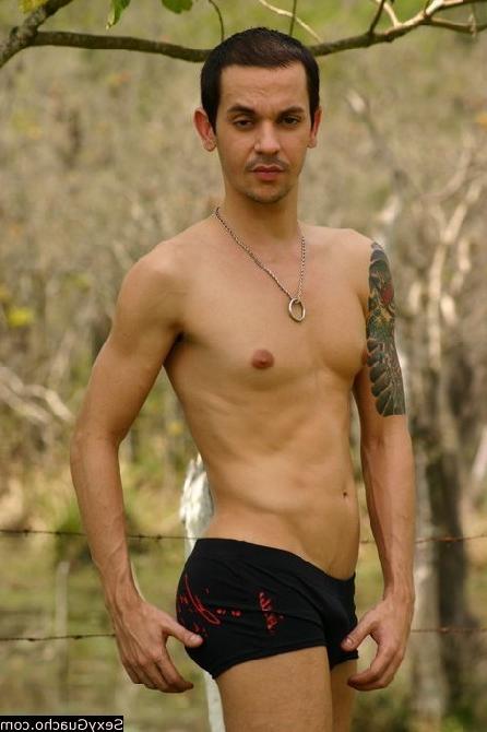 12P Latino shows of his really massive long meaty cock in the outdoors