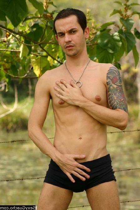 12P Latino shows of his really massive long meaty cock in the outdoors
