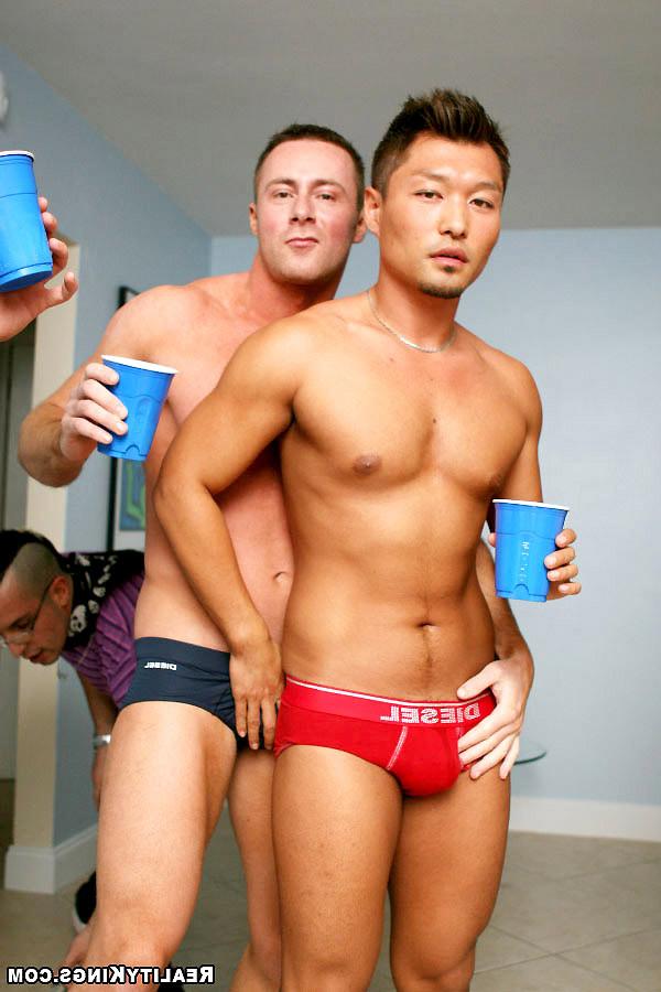 14P Crazy papis got a sex house party going in these hot pics