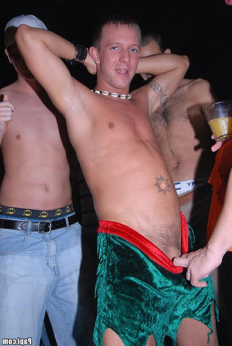 12P This papi party is off the chain when the guys start loosin their drawres and ge