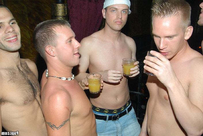 12P This papi party is off the chain when the guys start loosin their drawres and ge