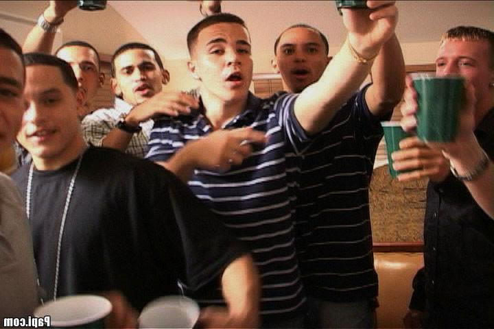15P This papi crew is takin this limo ride to another level in these hot screen caps