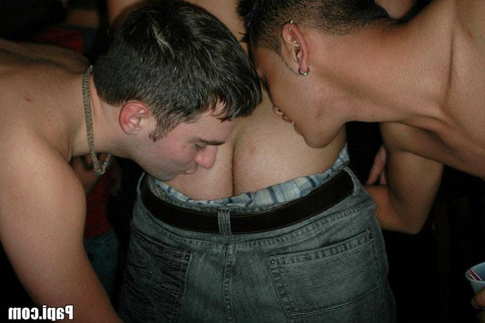 12P This papi party is crazy out of control when they start gettin naked on the danc