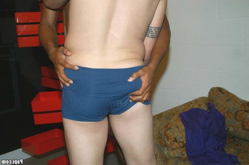 10P This papi party is crazy out of control when they start gettin naked on the danc