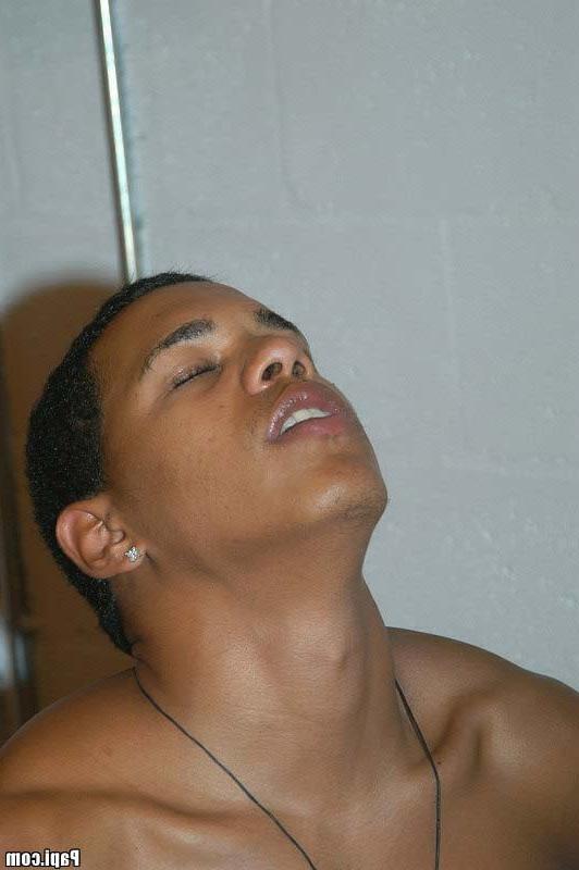 10P This papi party is crazy out of control when they start gettin naked on the danc