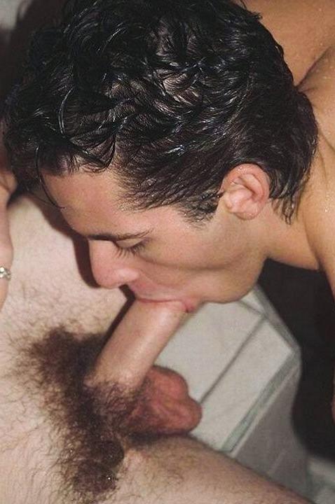 20P Two gorgeous twinks sucking and screwing each other in a shower