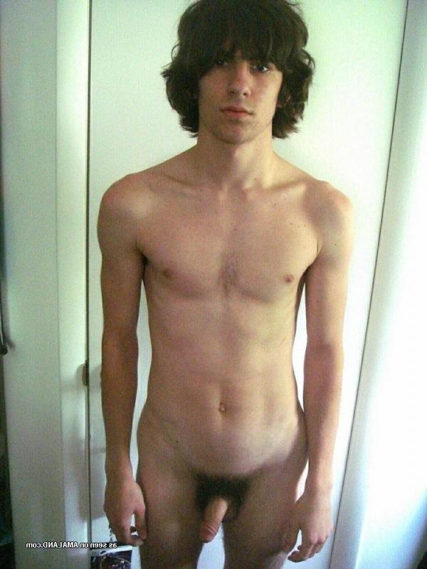 10P Gallery of amateur kinky teens displaying their dicks