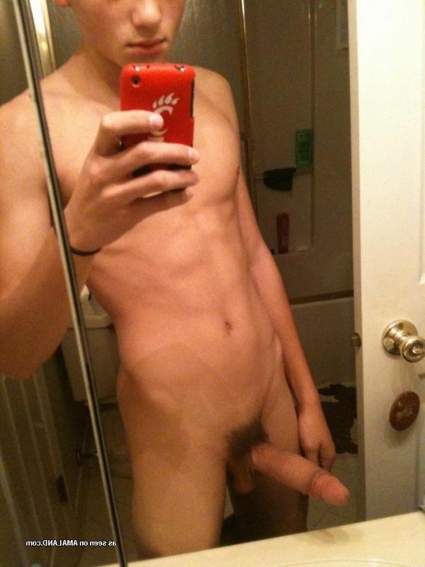 10P Gallery of amateur kinky teens displaying their dicks