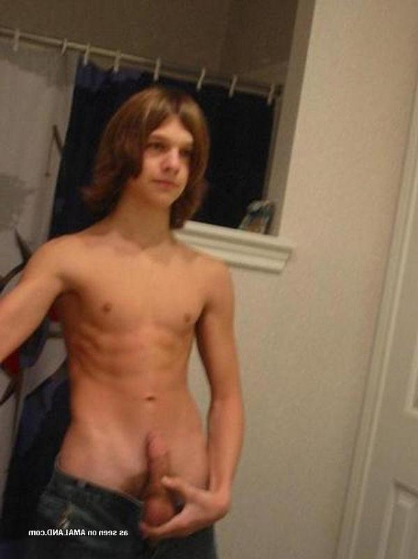 10P Gallery of amateur kinky teens displaying their dicks