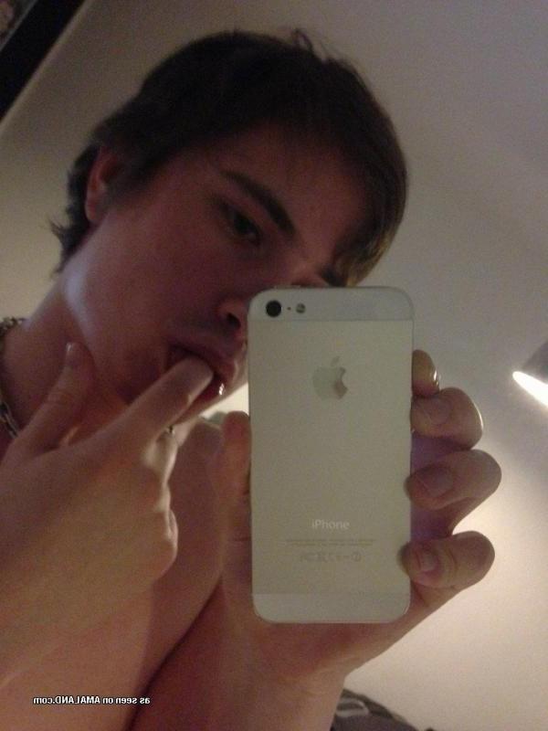 10P Naughty twink with a shaved cock self-shooting nude