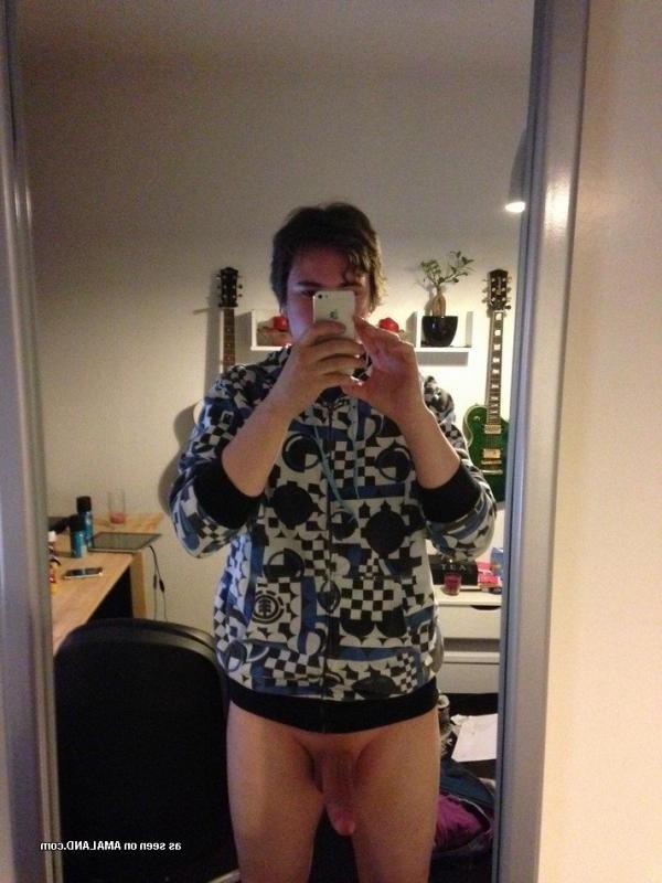 10P Naughty twink with a shaved cock self-shooting nude