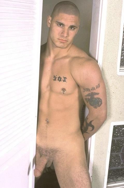 15P Muscle tattooed piercing dick solo or male strong stripper