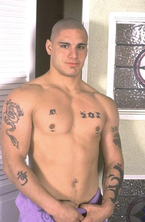 15P Muscle tattooed piercing dick solo or male strong stripper