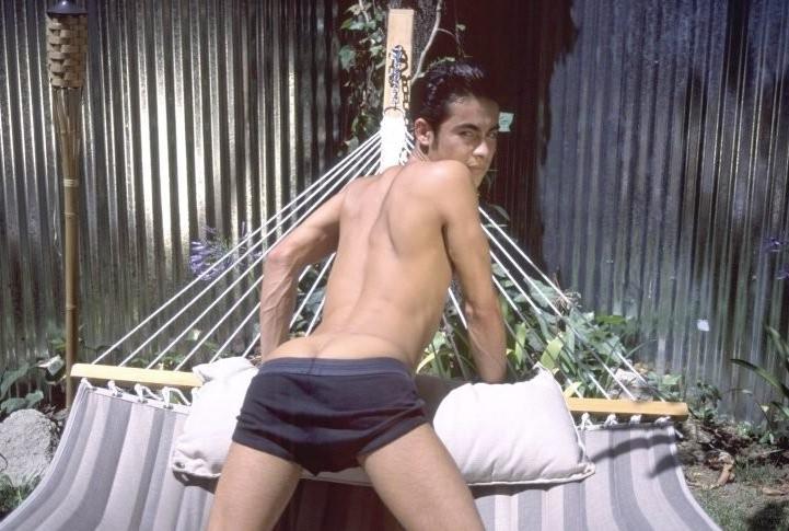 15P Straight boy masturbation outdoors