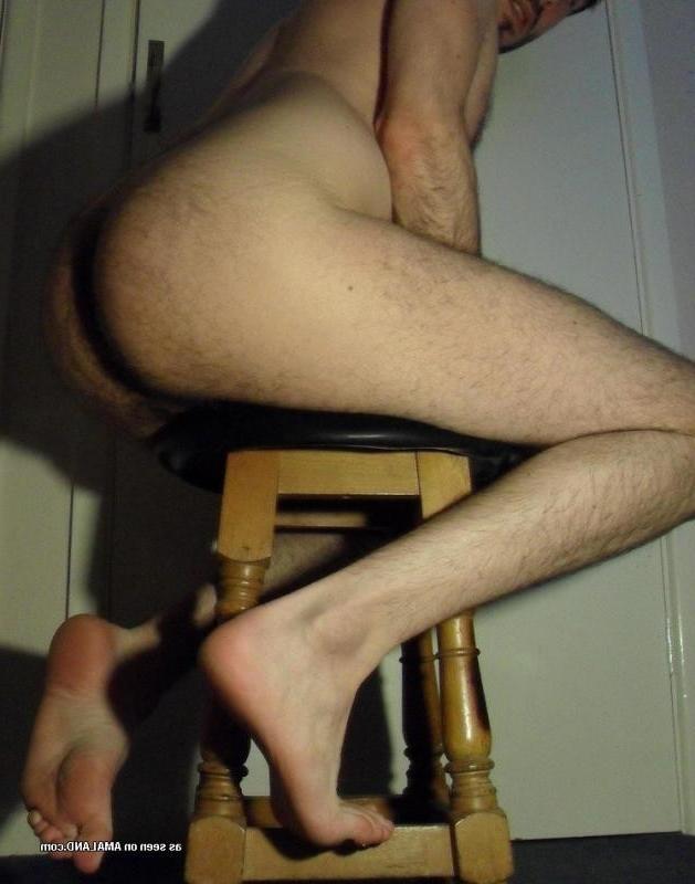 15P Naked gay dude doing skanky poses on a stool at home