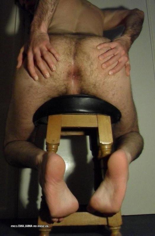 15P Naked gay dude doing skanky poses on a stool at home