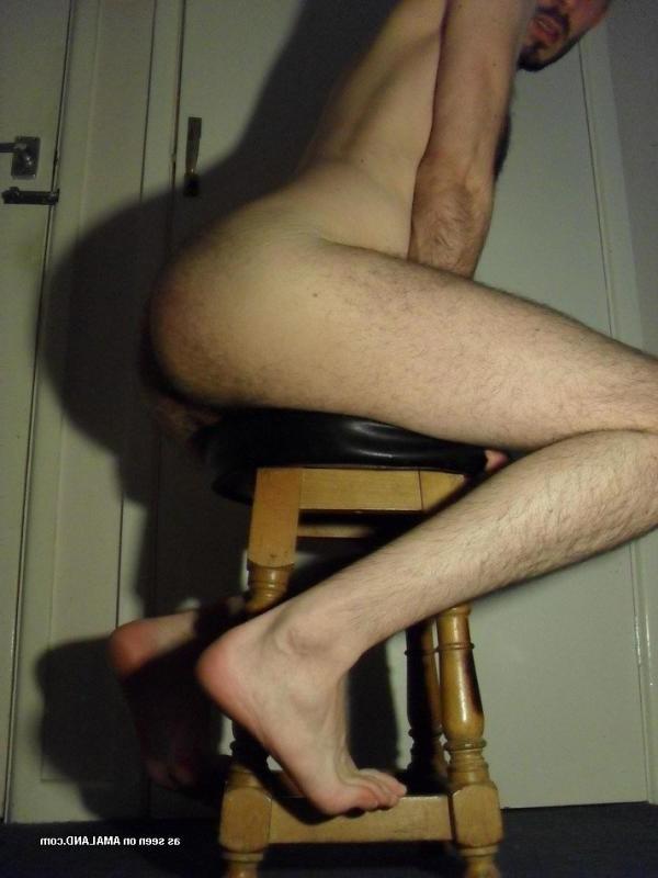 15P Naked gay dude doing skanky poses on a stool at home