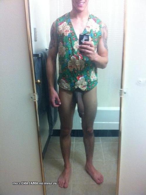 15P Hunky boyfriends showing off their cocks while self-shooting