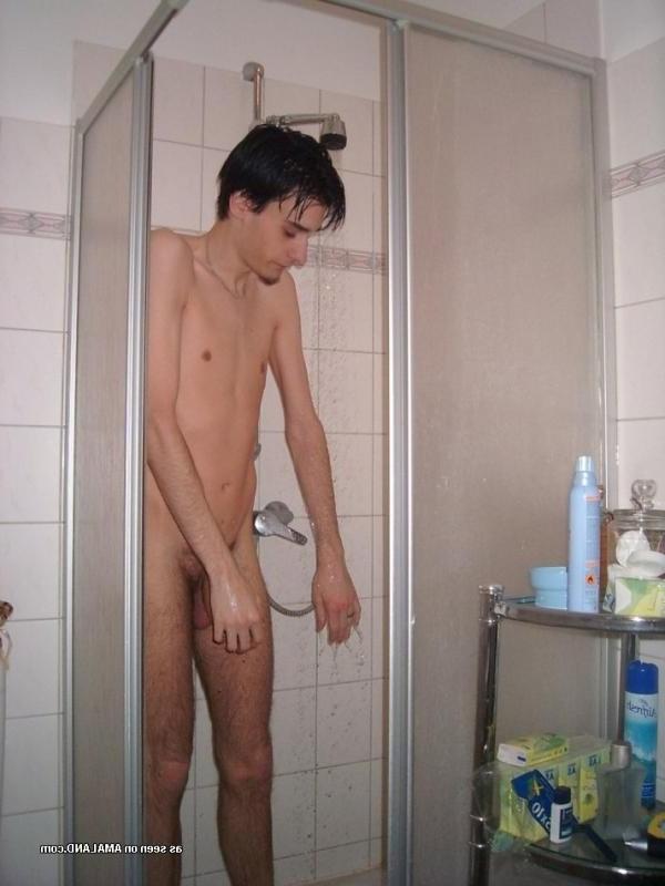 15P Pics of a skinny gay guy shaving in the shower