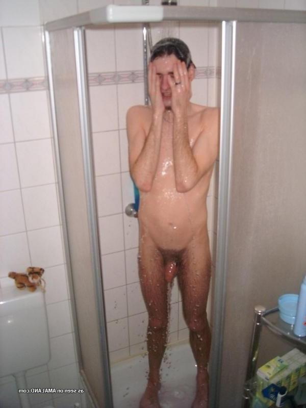 15P Pics of a skinny gay guy shaving in the shower