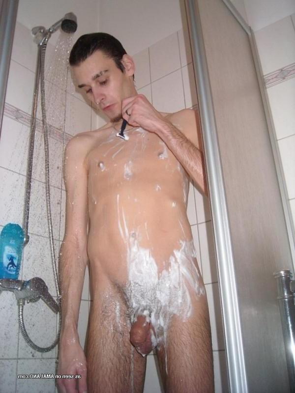 15P Pics of a skinny gay guy shaving in the shower