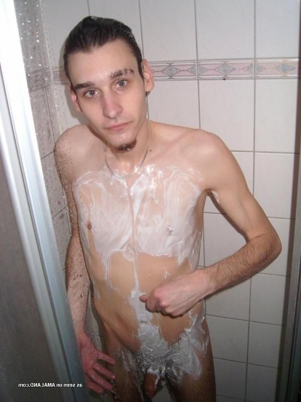 15P Pics of a skinny gay guy shaving in the shower