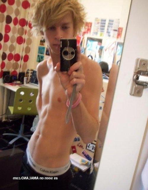 10P Shirtless amateur hunks show off their hot sexy bodies