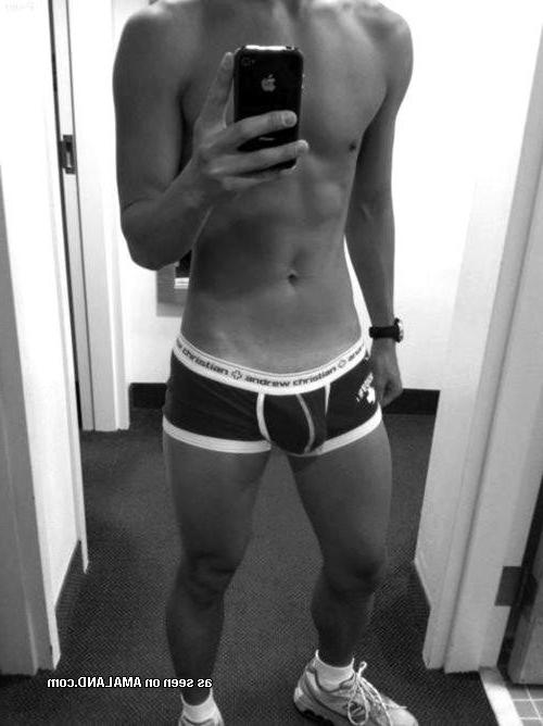 10P Shirtless amateur hunks show off their hot sexy bodies