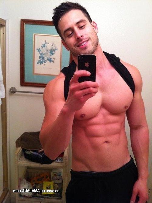 10P Shirtless amateur hunks show off their hot sexy bodies