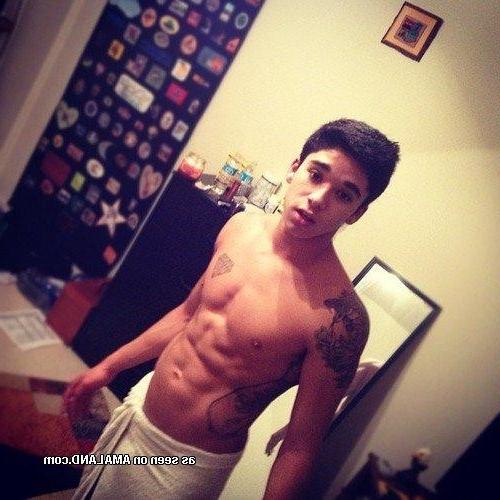 10P Shirtless amateur hunks show off their hot sexy bodies