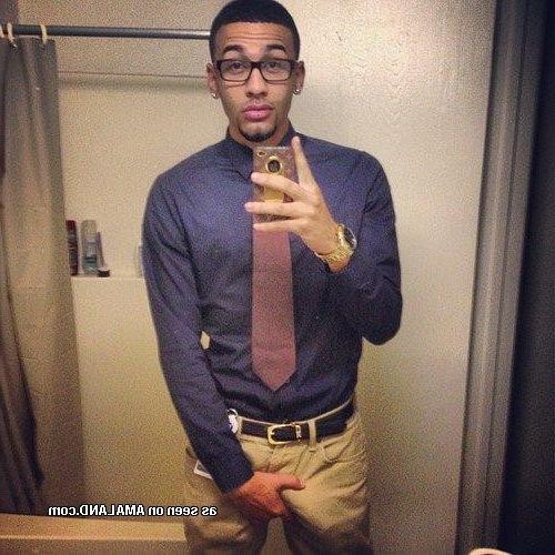 15P Group of kinky amateur sexy jocks' selfpics