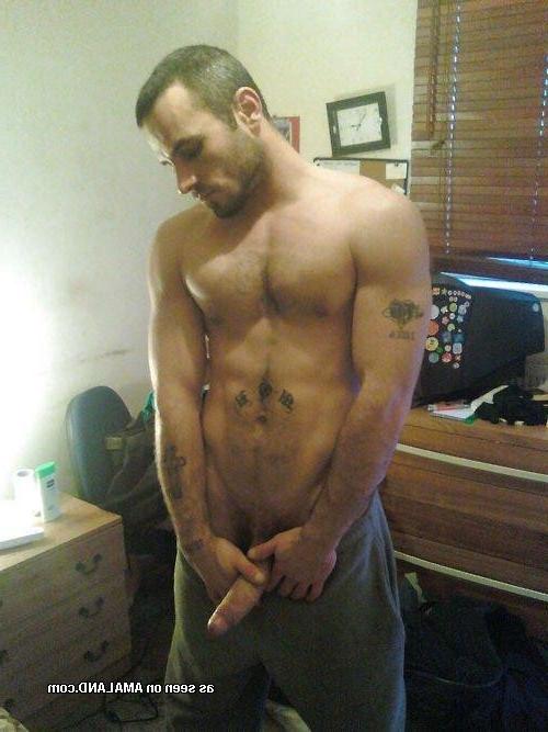 15P Hot and sexy amateur hunks posing for their lovers