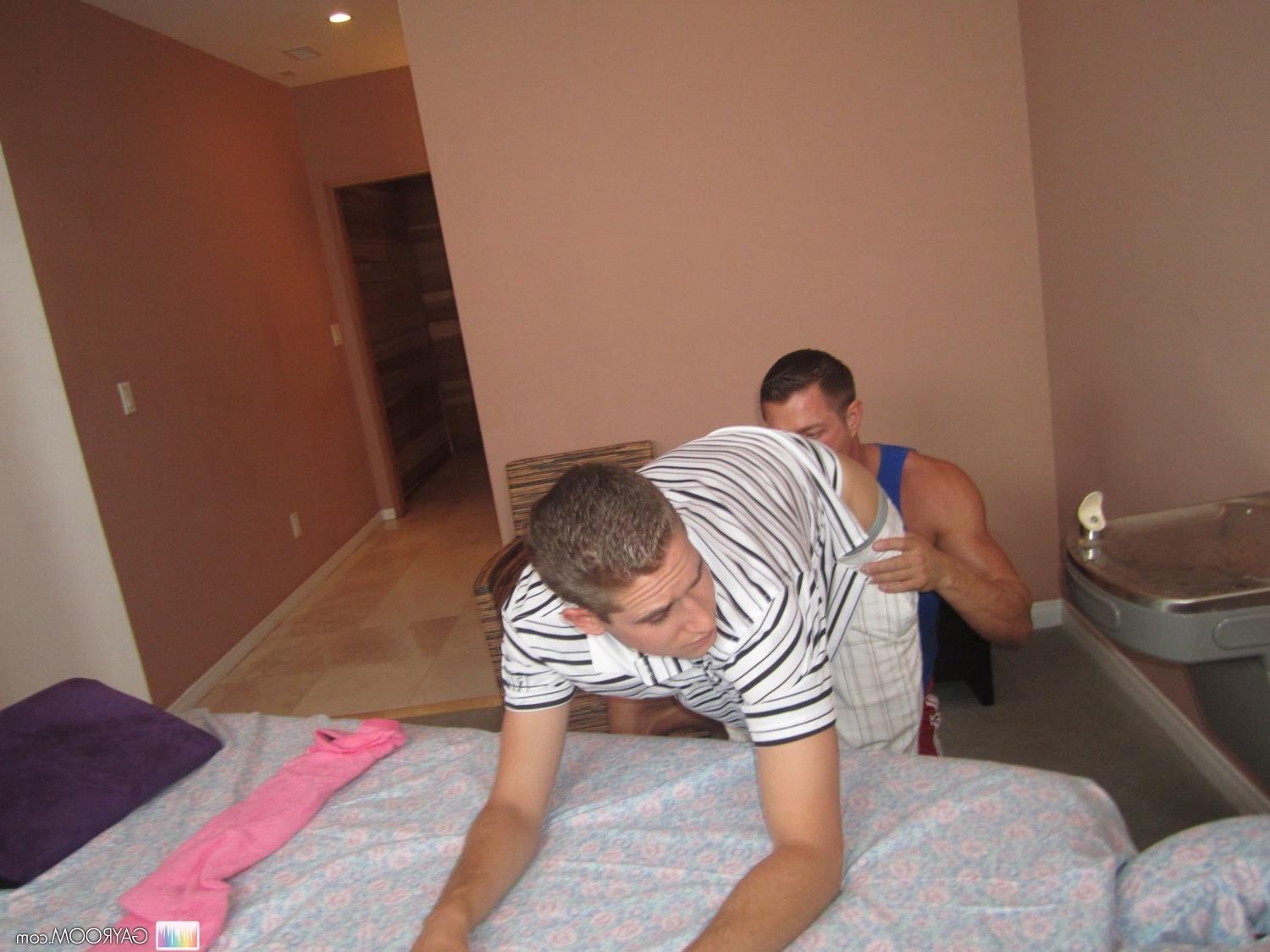 16P Gay pornstar Jeremy Lange up close and personal